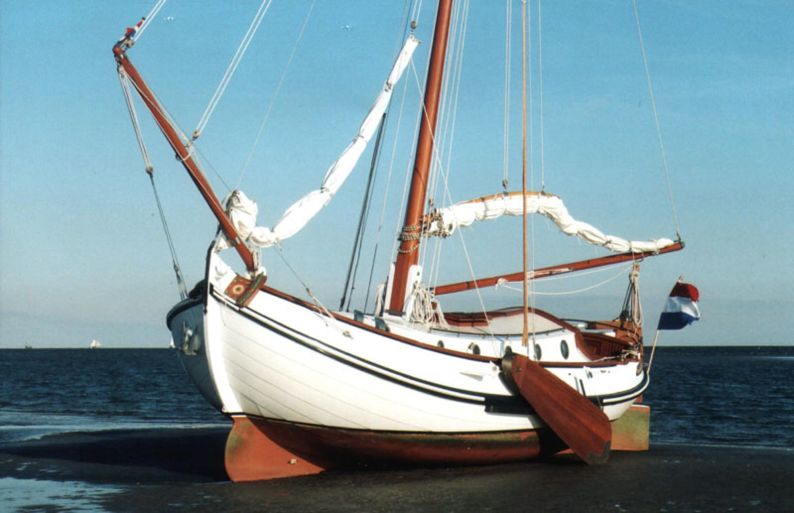 1472-25745810.00_Traditionelles Segelschiff mieten